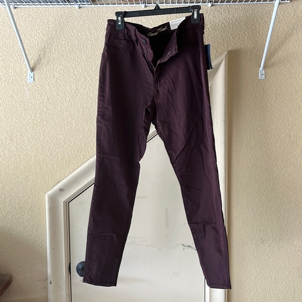 Universal Thread High-Rise Jegging